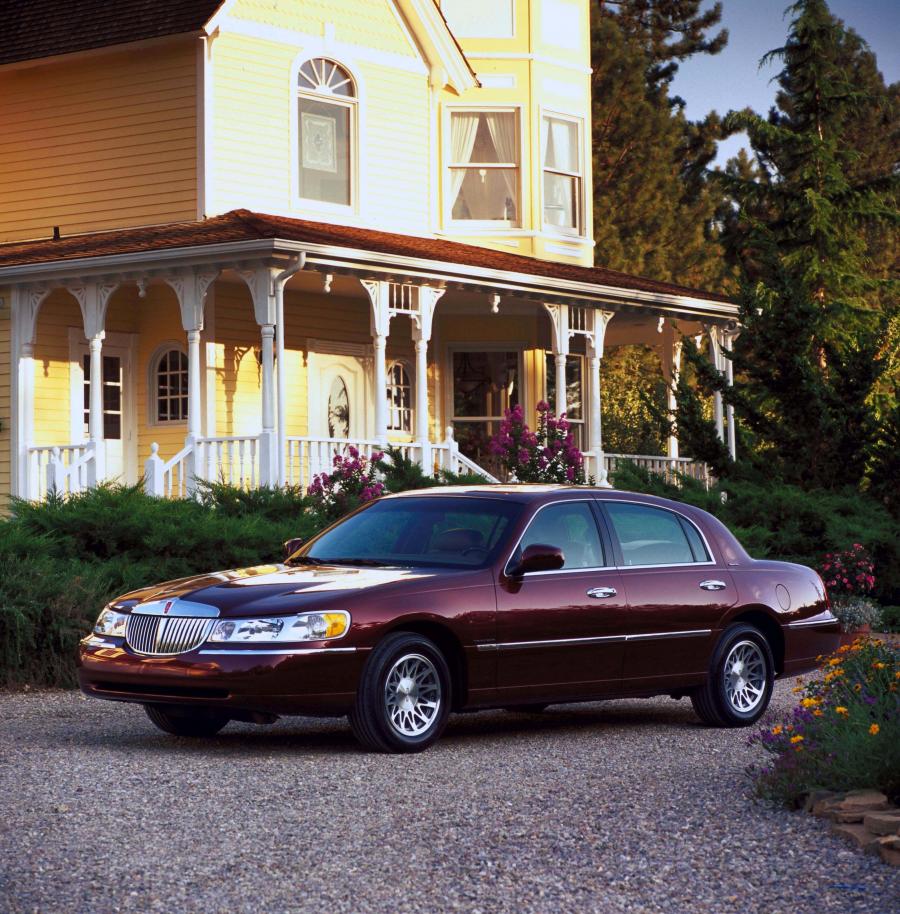  Lincoln Town Car 1998 года  (фото 65 из 77)